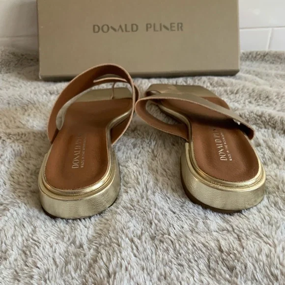 NEW Donald Pliner Quin Leather Sandal Metallic Gold Nappa Women Size 39 / 8 - Picture 4 of 7